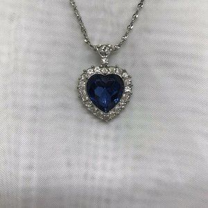 Silver tone blue stone heart crystals chain necklace 18”